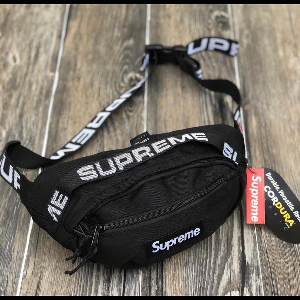 Supreme black Fannypack New!!!